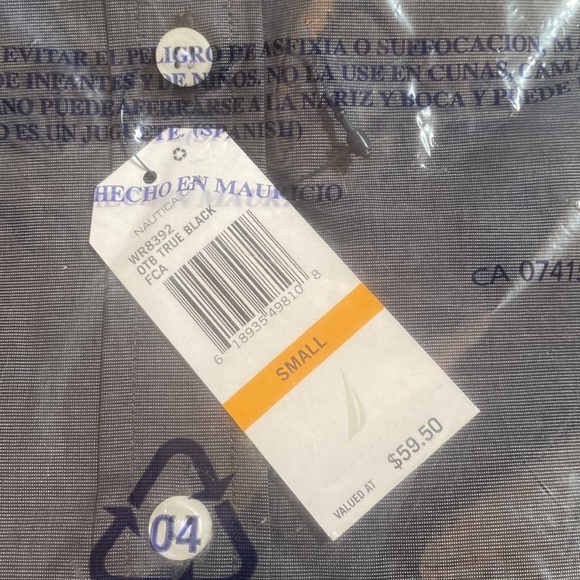 Mens small Nautica Classic Fit Wrinkle Resistant Button Up New - Picture 2 of 3